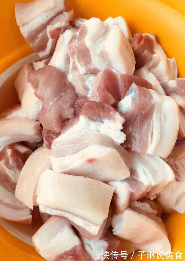 猪肉炖不好，因为你只注意焯水，想要猪肉软烂香嫩，秘诀在这里！