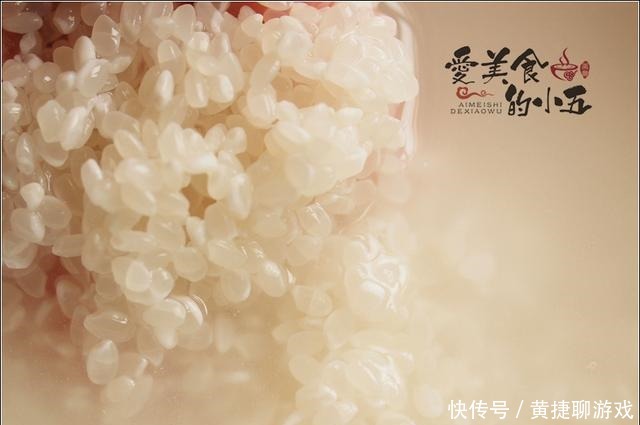 腊肉蒸饭,两个人的午餐,简约而精致,有肉吃,有米饭还有青菜