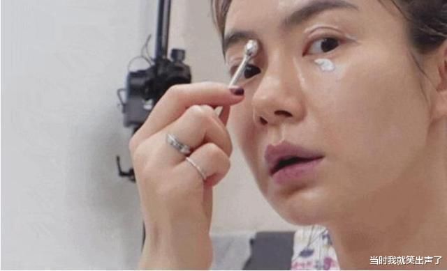 黑眼圈|建议女人,涂眼霜时要注意这3点“误区”,否则眼霜再贵也没效果