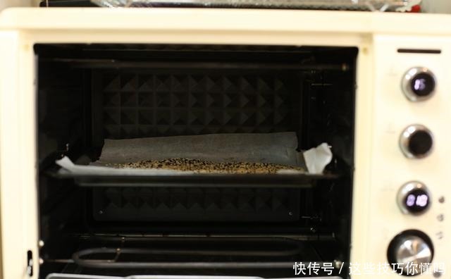 早餐来一碗,乌黑头发、养肝肾、润五脏,1分钟就搞定!