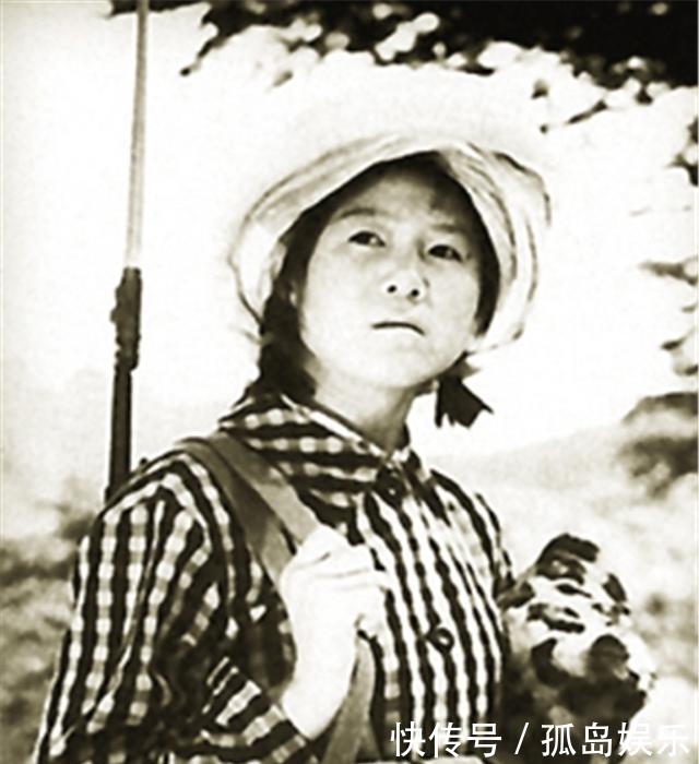 19岁少女为救人,徒手打死一只160斤金钱豹,英雄事迹却遭受非议