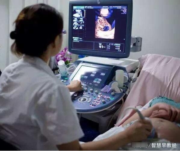 b超|孕晚期的这两个特征，暗示宝宝会晚于预产期出生，准妈妈不用急！