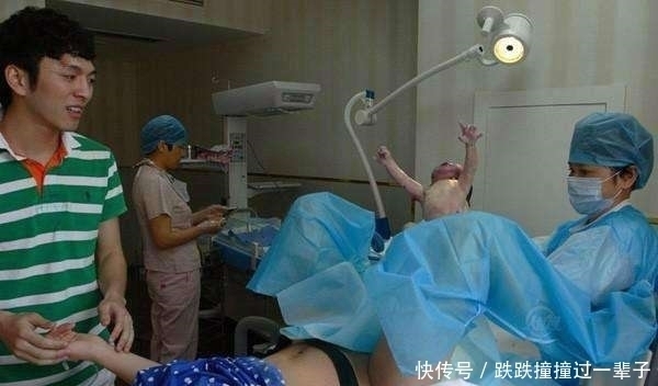 妻子|产妇分娩疼痛难忍,丈夫反手就是一巴掌,医生:让他进来干啥
