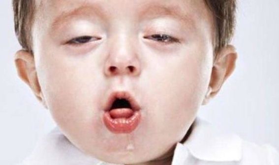 冰糖炖梨|孩子咳嗽时常犯的3大错误，百分之80的家长都有，请不要这样做了
