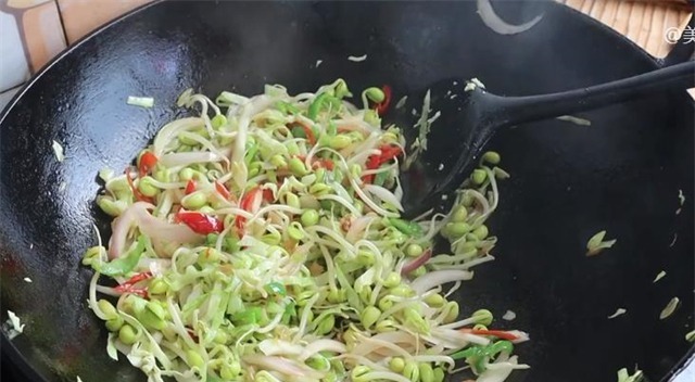 炒面很多人都做错了,大厨教你炒面的正确做法,不粘不坨,太香了