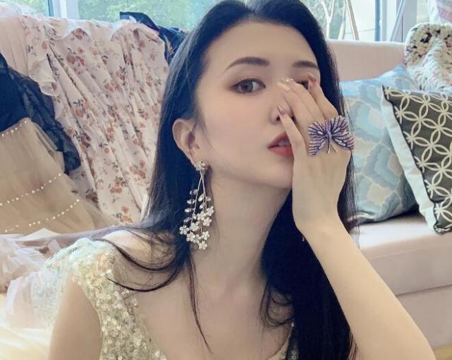 去世|网红小冉抽脂感染去世!如此年轻漂亮的女孩,却热衷于整形