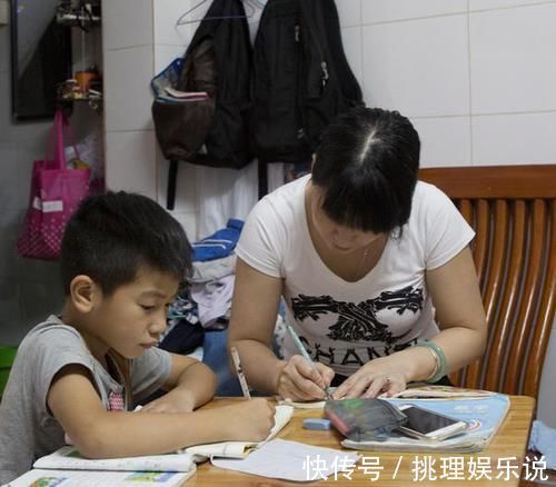 试卷|儿子考试得了99分,宝妈正准备发脾气,看清题目后:这题我也不会
