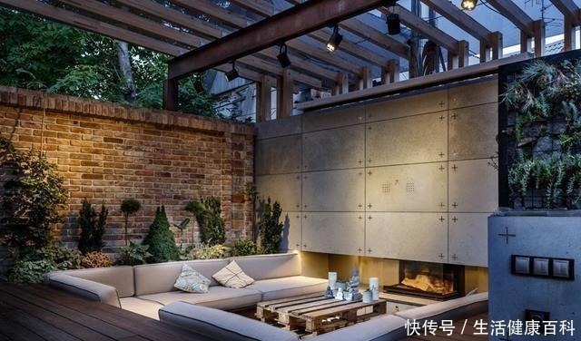 防雨庭院|庭院设计两个防雨庭院,有玻璃廊架的防雨庭院,如客厅般的花园!