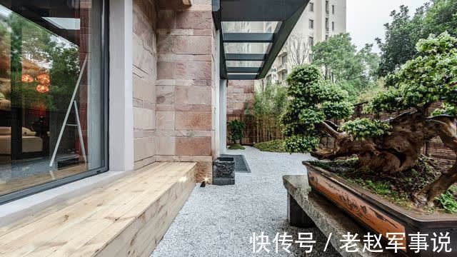前庭|不顾妻子反对,他坚持买1层楼房,128㎡赠送60㎡庭院,装修后太美
