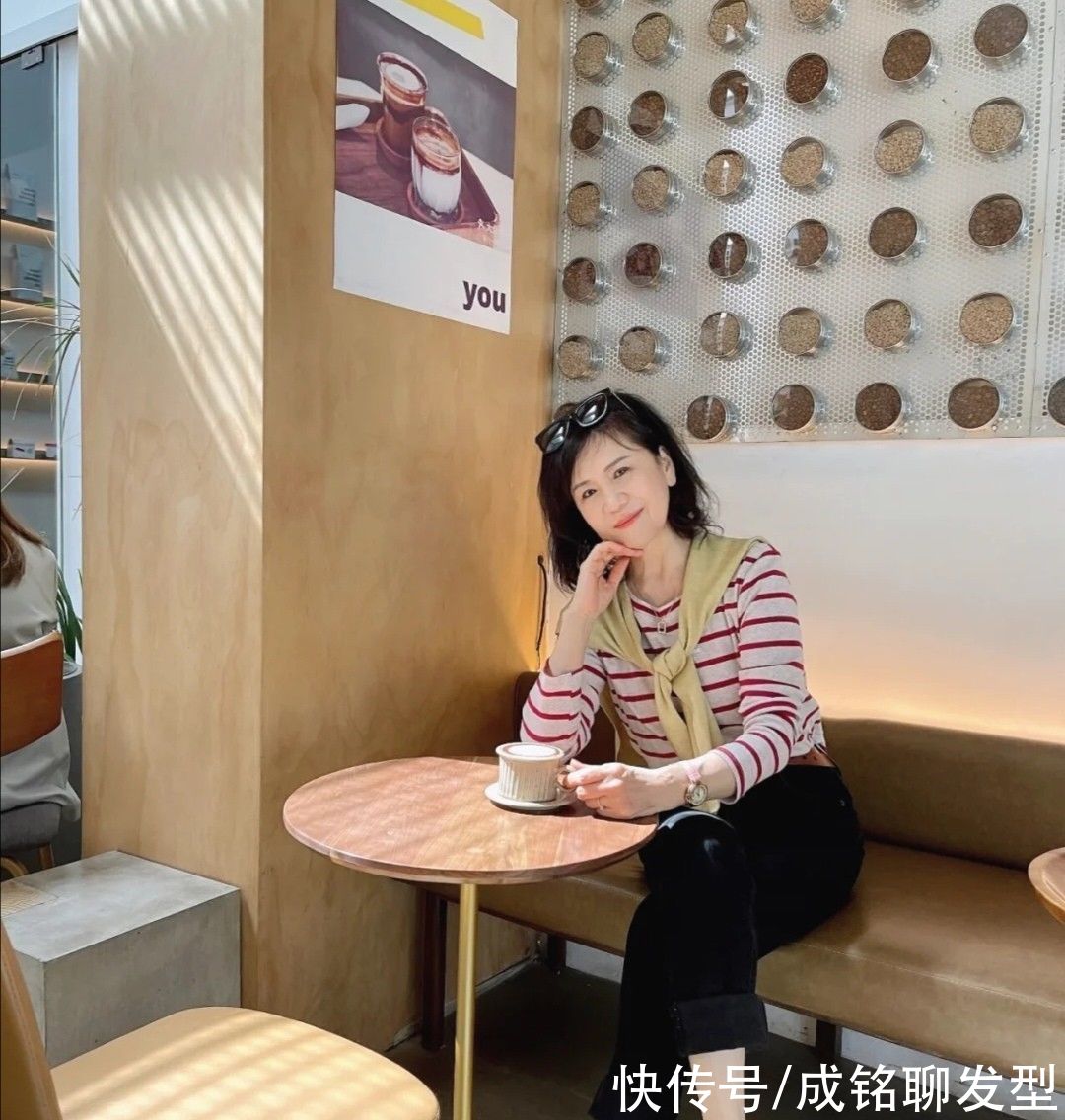 穿衣公式|六十岁的女人别乱穿，学会博主的这三种穿衣公式，随意大方又减龄