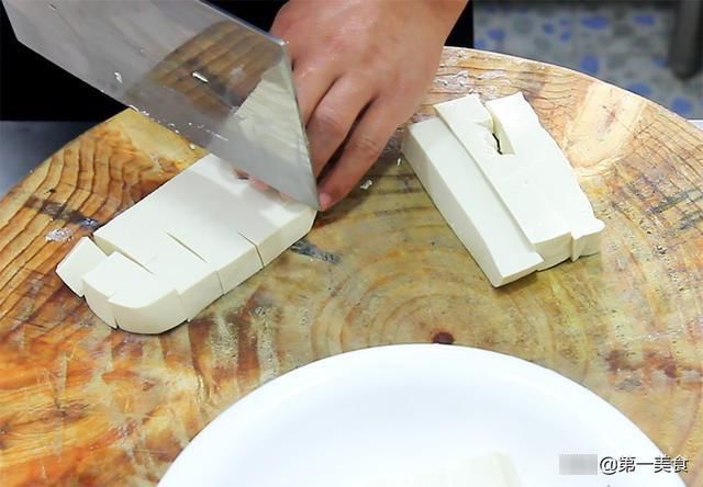 酱汁|酱泼豆腐好不好吃关键在于酱汁，厨师长分享饭店配方，香辣鲜嫩
