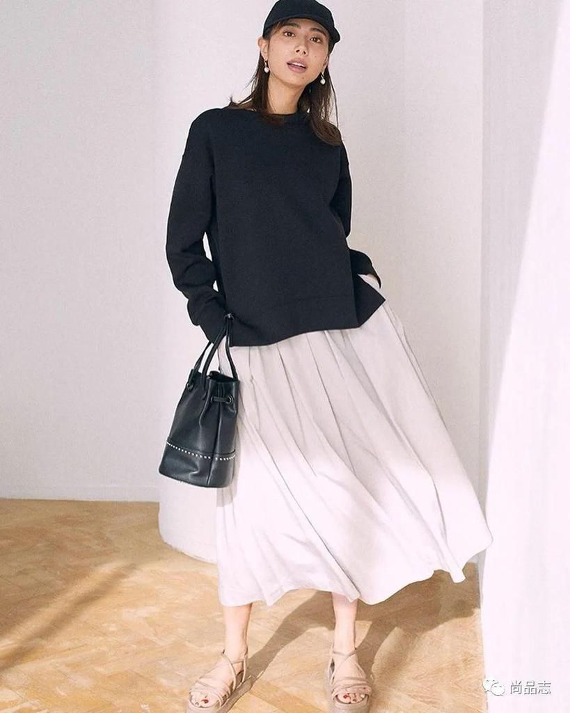 配色对了 毛衣才能穿得出彩