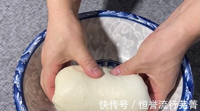 一斤面粉7两水，教你一个炸油条配方，学会都可以开店，别错过！