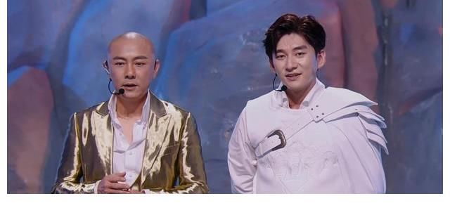 《追光吧》首次公演结束,张卫健组排名垫底,街舞冠军顺利晋级