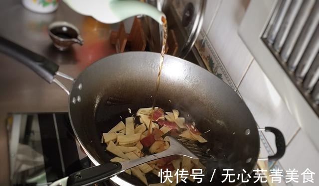 蘑菇|清淡可口的冬笋蘑菇炒火腿,制作简单,是你夏季不容错过的美食!