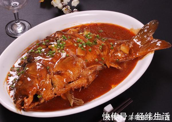 豆瓣酱|鱼刺卡嗓子时，不要再喝醋了，教你个小妙招，鱼刺自己就会跑出来