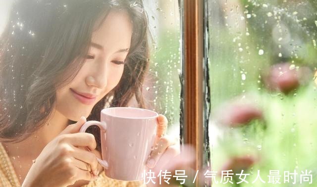 护肤品|女人晚上“靠墙抬腿”,坚持下来,身体发生的变化,或暗自高兴!