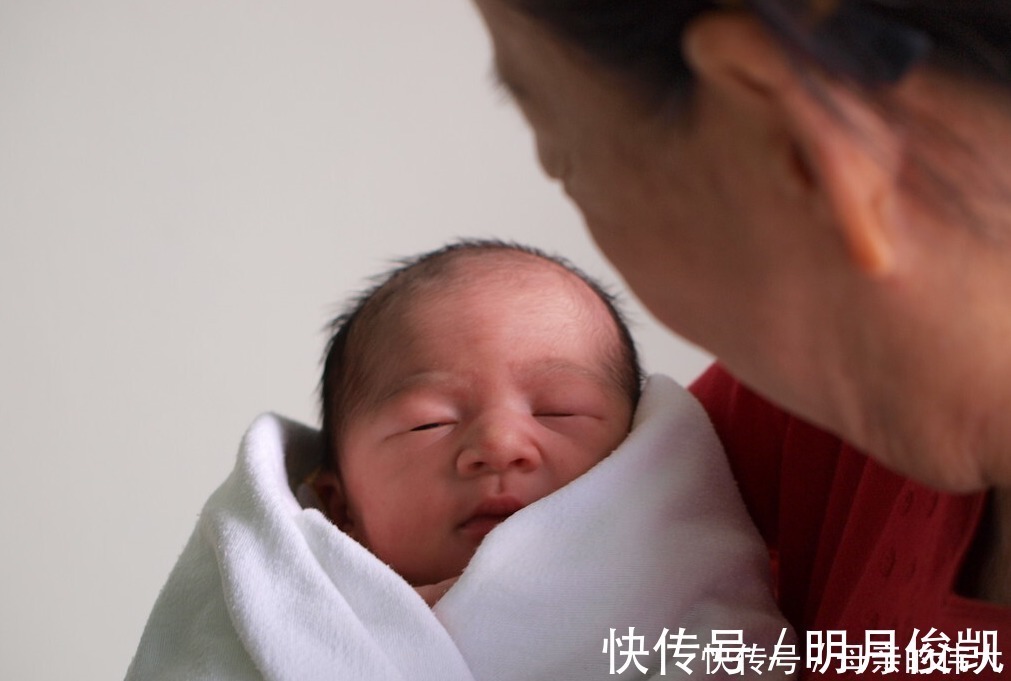 母乳|宝宝出生后新手父母手忙脚乱?有了这份清单,能让你从容面对