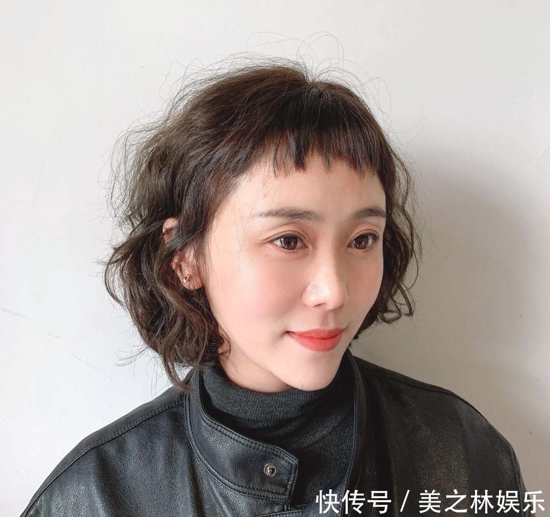 波波头|秋冬女发别乱剪了，新时尚发型27款送给大家，无论长短都心动