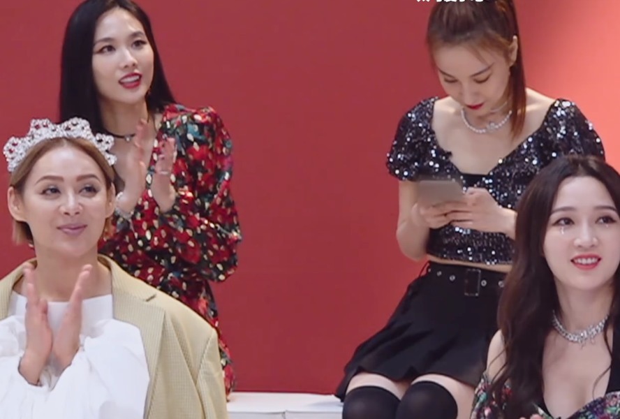 《乘风破浪》沈梦辰吴昕差距明显,吴昕主持14年,依然撑不了场面