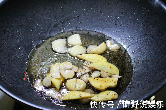 客家扣肉此做法,配菜比肉类还好吃,香香糯糯不油腻,下饭一级棒