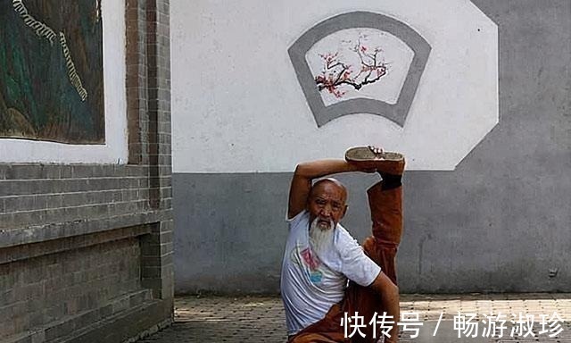 李连贵&李连贵:掰断关节练缩头功,身体可缩到孩子般大小,可惜没徒弟