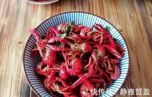 老同学来家里做客，做了5道家常菜，成本不到80元，大家都吃嗨了