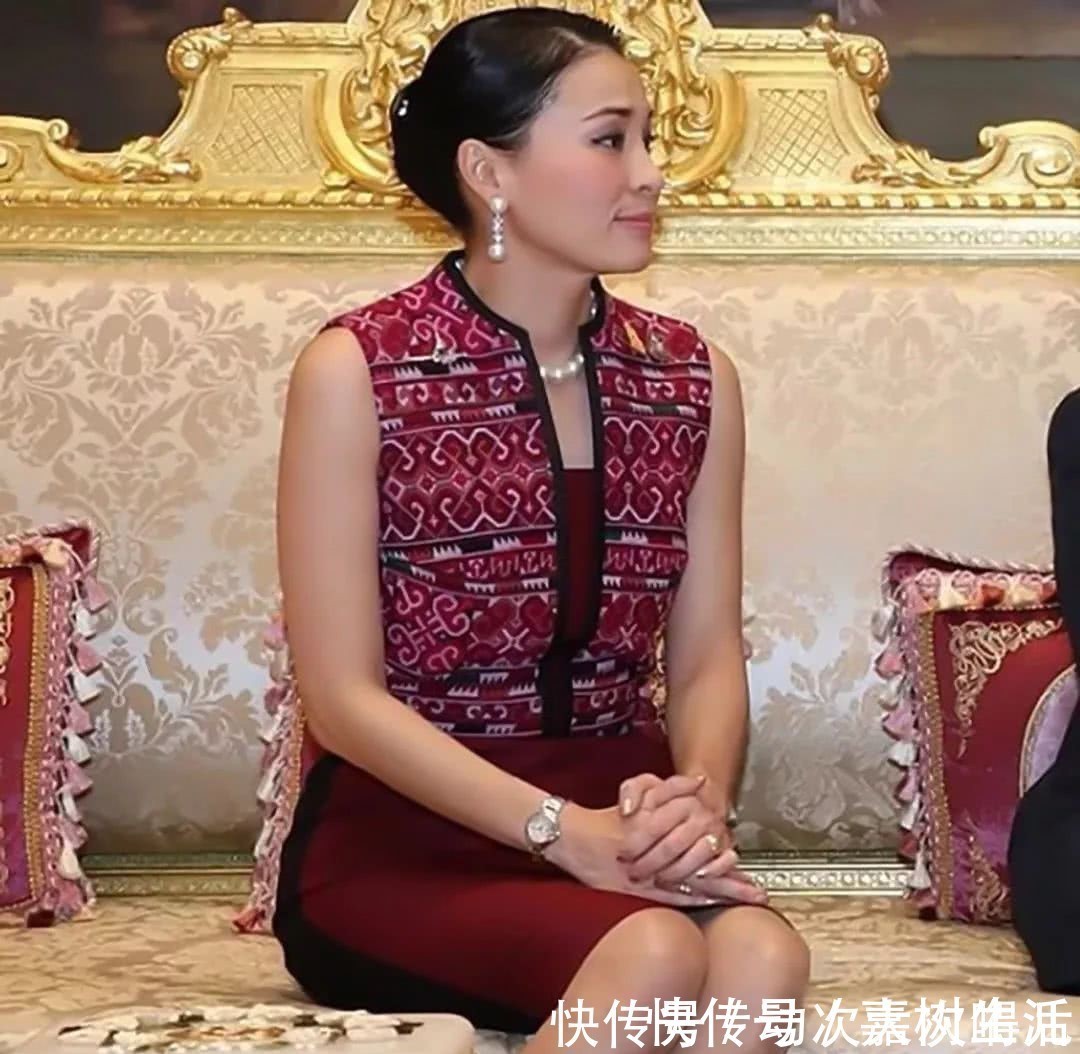 免死金牌|泰国单纯的诗妮娜贵妃,遭到无情碾压,温柔大方的王后有如此毒辣