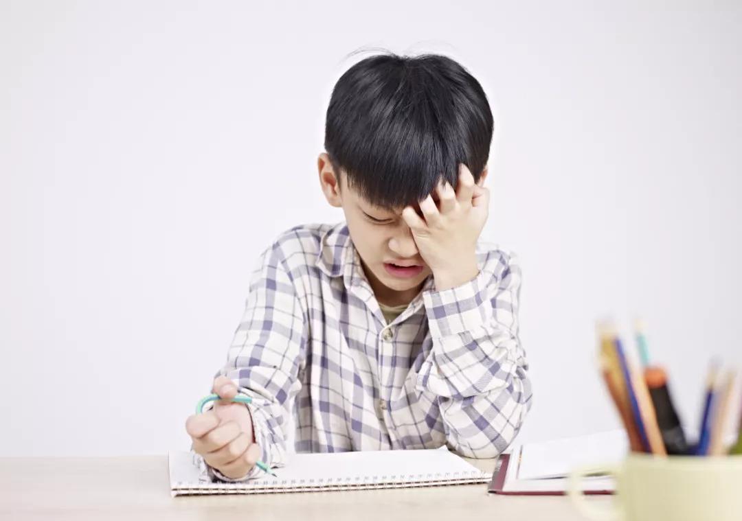 学习成绩|10岁女孩肚子疼,连做两次胃镜都正常,心理医生:培训班别上了