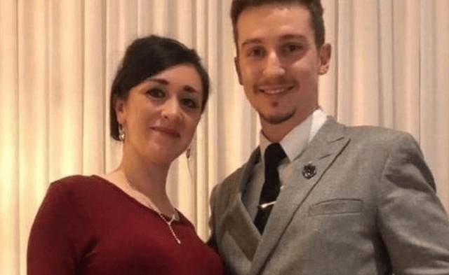 当年非诚勿扰的“灯王”，全场零灭灯，如今晒照片女友，却已换人