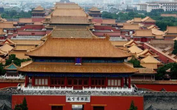 发现|故宫地砖坏了,维修时意外发现一个秘密,不禁感慨朱棣太聪明!