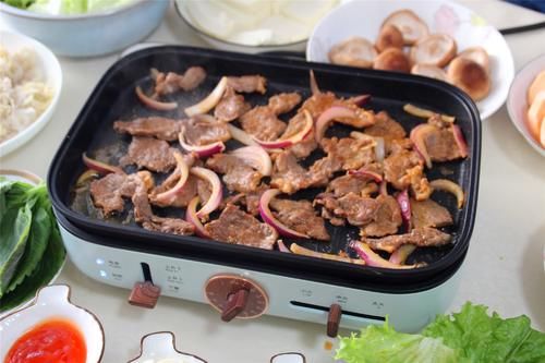 实惠|周末午餐,给老婆做的东北烤肉,解馋又实惠,比烤肉店吃着过瘾