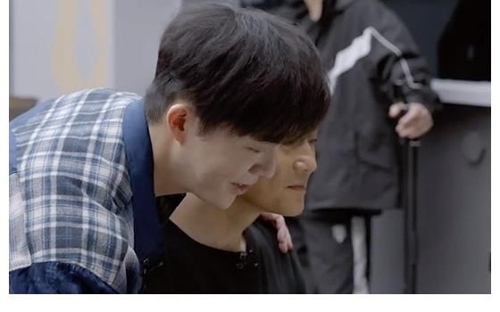 上手|张智霖陈小春看李云迪弹钢琴好像慈祥的老父亲