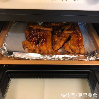 赶紧收藏!烤箱版脆皮五花肉绝对美味的秘诀