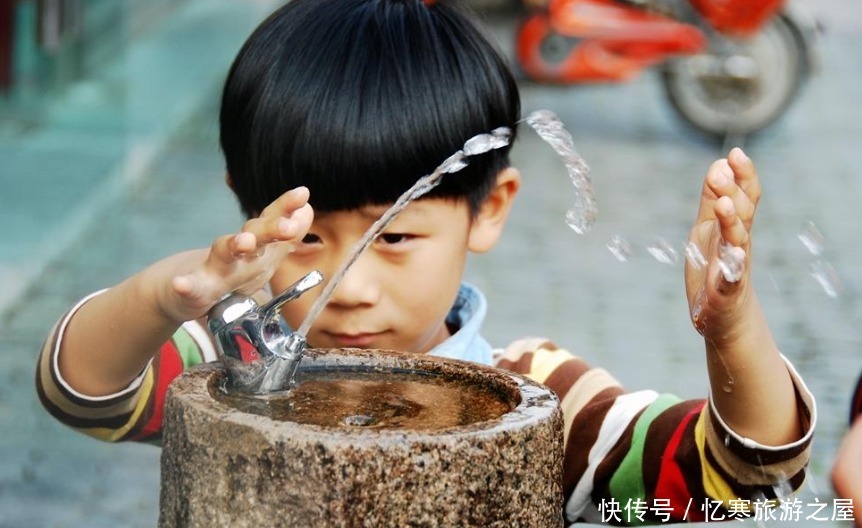 宝宝出现这5个“举动”，家长有福了，说明孩子有高智商