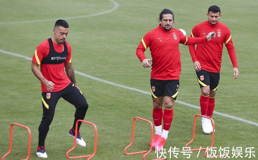 中国男足|国足攻击力显著增强!11月份或拿到4分,重演当年里皮经历