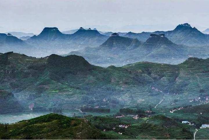 崮顶峭壁伴烟霞|中国崮乡·桃醉天下｜| 崮顶