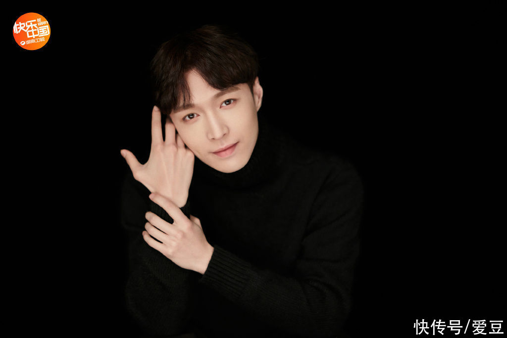 「EXO」「新闻」210421 张艺兴《向往的生活》深情版海报公开……一眼沉沦的温柔大片