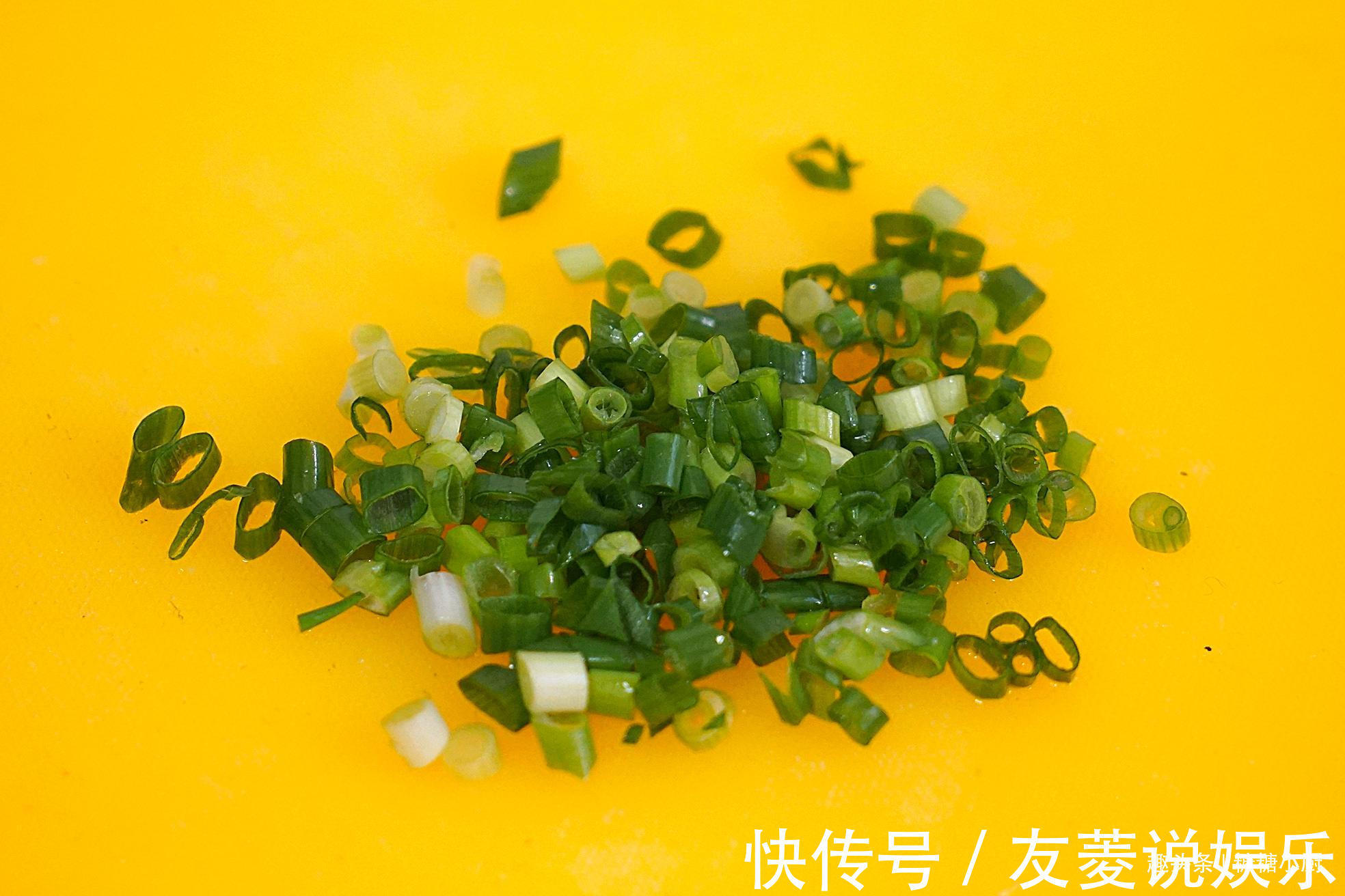 此种树花才3块钱1斤，比香椿更实惠更美味，炒鸡蛋，全家都爱吃