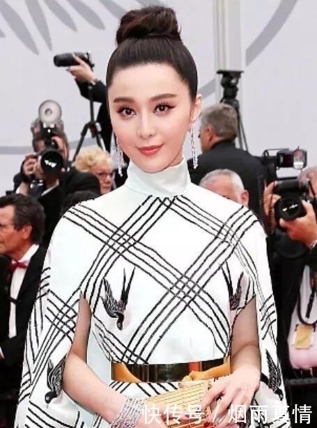 扎丸子头|女人无论多少岁,留了这4种发型可能会显老10岁!