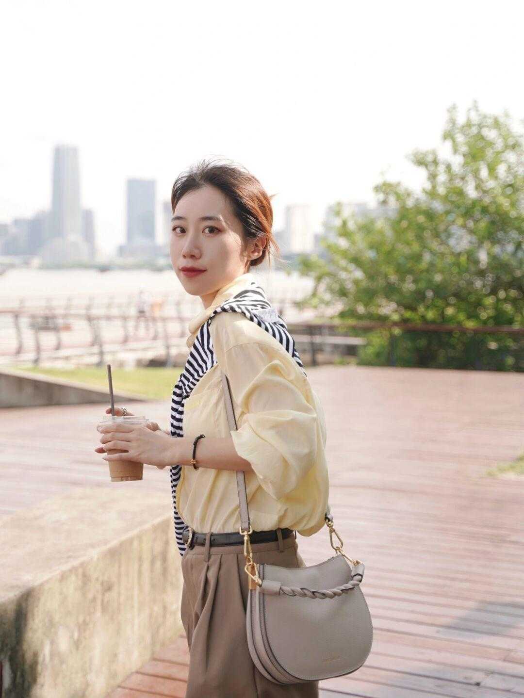 单品|夏季,衬衫是最佳的搭配单品,这样穿让你秒变成气质女神,超洋气