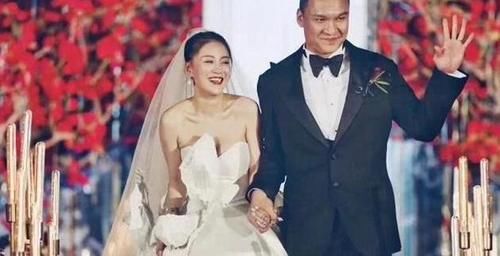 当初被好声音淘汰，却意外嫁给爱奇艺总裁的女歌手，如今怎样了？