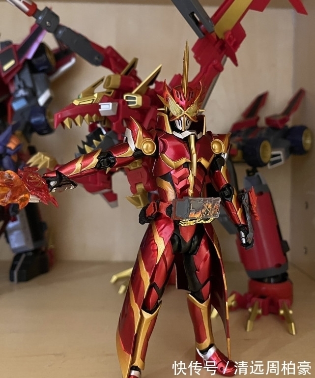 龙纹|假面骑士:圣刃龙纹骑士换色重涂,网友出双倍价格送女友却遭拒绝