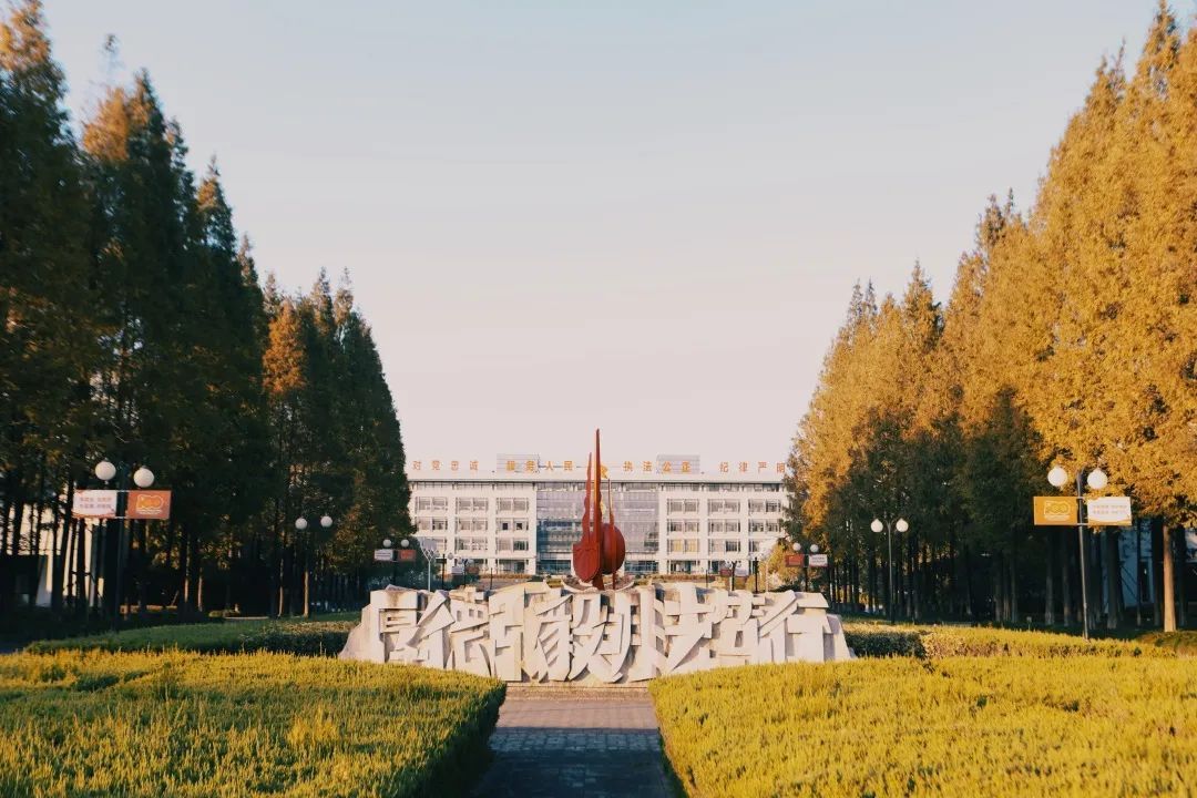 浙江水利水电学院|钱塘大学城秋景，美出圈！