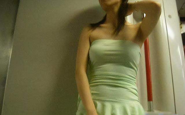 姐姐|“妈妈,那姐姐穿得好少”,公交上本科妈妈的回答,堪称教学典范