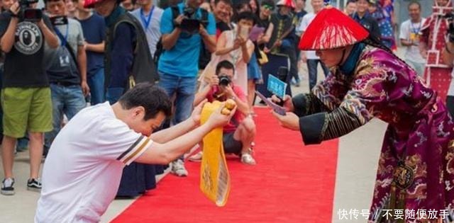 古代为何没人假传圣旨看看圣旨上第一个字,想造假几乎不可能!