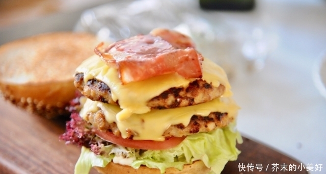 家有高三考生，坚持早起给女儿做营养早餐，火遍朋友圈