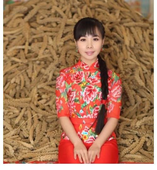 陕北|她靠《星光大道》走红,成国家一级演员,却因买不起房回家当农民