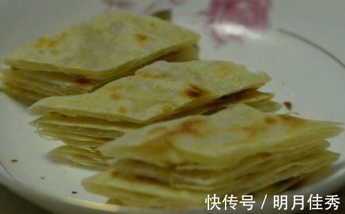 南方人|要想烙饼又香又酥，只放“油”不够，加点“它”，保证好吃又酥脆
