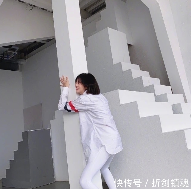 无痕|84斤李溪芮为证有漫画腿,最挑人的“奶油无痕裤”,看清效果绝了